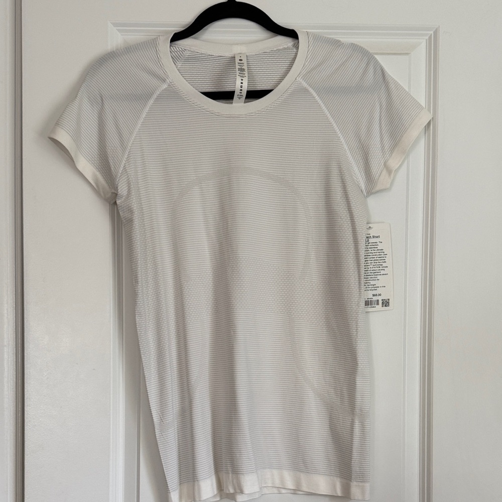 Lululemon Athletica White Short Sleeve Tee 8 NWT